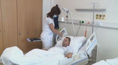 V Česku chybí tisíce zdravotních sester. Od září by jich mělo jít víc do škol