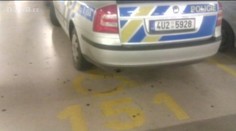 U stání pro invalidy musí být i svislá dopravní značka!