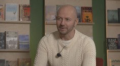Brečel jsem u psaní. Spisovatel popsal vznik nového knižního trháku