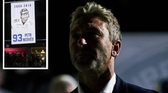 Nedvěd se loučil: Slzy skryl pod kšilt, dres 93 už je pod stropem