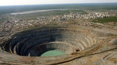 Tragédie v dole: Díru do pekla zaplavila voda, 9 lidí se pohřešuje