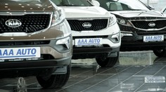 Lidé si v AAA AUTO kupují stále novější vozy, výše úvěrů stoupá