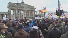 Němečtí farmáři zablokovali Berlín. Do města vjely tisíce traktorů