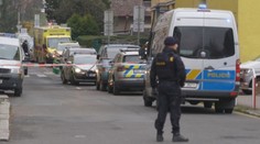 Takhle si došli pro podezřelého z vraždy učitele