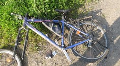Opilý řidič srazil cyklistu bez přilby! Cyklista teď leží v kritickém stavu v nemocnici!
