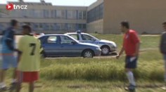 Romové z Chanova převálcovali policii z Mostu
