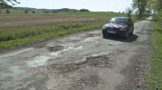 Je tohle nejhorší silnice v Česku? Pokud víte o zničenější, dejte nám vědět!