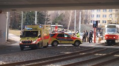 Ženu v Praze srazila tramvaj, v nemocnici zemřela