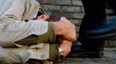 Brutální útok: Agresor napadl dva muže, jednomu prokopl lebku