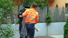 Žena chtěla v Praze vyskočit z okna, zpacifikovali ji až záchranáři