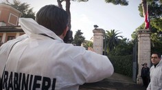 Řím obchází strach! Policie pátrá po bombách na ambasádách...