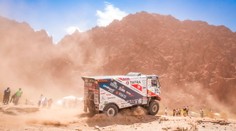 Dakar zasáhlo zničující vedro! Kolabovali závodníci i jejich auta