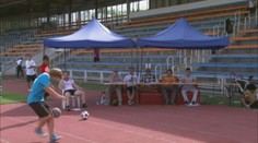 VIDEO: Fotbalový freestyle a borci, co řádí na stadionu Slavie