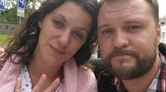"Je na tom líp, pořád mi ale brečí," popsal přítel zmlácené herečky