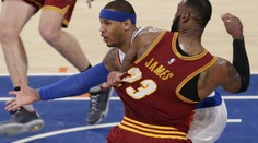 Trojice "Kavalírů" zničila Knicks. Basketbal vyučoval i Houston