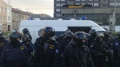 Bodyguardi střeží děti Fischera a Peciny kvůli strachu z nácků