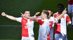 Derby znovu ovládla Slavia. Spartě dala tři góly a útočí na double