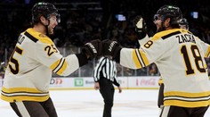 Turbulentních 24 hodin opory Bruins. Narození dítěte, pak gól v play-off