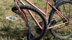 Opilá záchranářka srazila cyklistu, nepomohla a ujela! Muž zemřel