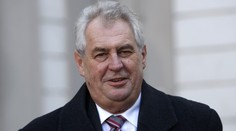V Zemanově straně se jen pije, zuří Kopecký. Utekl k ČSSD