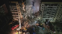 Ruská raketa zasáhla dům v Dnipru. Zabila nejméně 30 lidí a 80 zranila