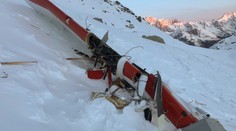 V Alpách se srazilo letadlo s helikoptérou! Zemřelo sedm lidí