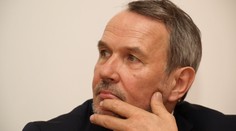 Kancléř HÁJEK: Hlavu státu si URÁŽET NENECHÁME! Na Schwarzenberga pošlu právníky...