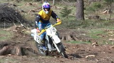 Motorkáři ničí chráněnou rezervaci. Ochránci mají způsob, jak je zastavit