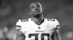 Další tragédie v NFL. Při autonehodě zemřel hráč Arizony Cardinals