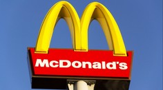 Muž zkolaboval v McDonald’s. Zemřel před očima dalších zákazníků