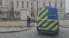 Primář podezřelý z vraždy jde do vazby. Za brutální čin mu hrozí výjimečný trest