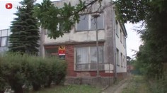 PŘEPADENÍ V MASKÁCH! Muži odnesli z pošty desítky tisíc. PÁTRÁNÍ po autu se značkou AKK!