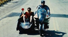 Batman prodal motorku