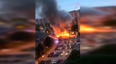 Desítky aut v plamenech! Gangy útočí ve švédských městech
