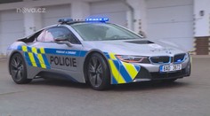 Noční jízda hradního protokoláře policejním sporťákem! Kde je pravda?