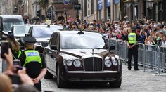 Britský královský dvůr chce být zelenější. Král přestaví i luxusní limuzíny Bentley