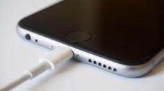 Vybíjí se vám rychleji iPhone? Odborníci vysvětlili proč a poradili, co dělat