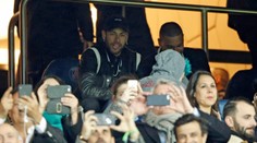 Neymar na tribuně běsnil! Na rozhodčích nenechal nit suchou
