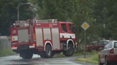 Požár na Pardubicku: Oheň zničil prodejnu, uvnitř byla pyrotechnika