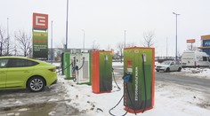 Prahu čekají kvůli elektrickým taxíkům změny. Přibydou dobíjecí stanice