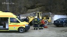 Muže zavalila radlice nakladače, ve vrtulníku zemřel