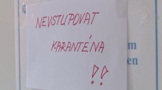 Nemocnice v Pardubickém kraji opět zavírají dveře. Návštěvníci do nich nemohou