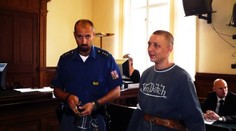 SEXUÁLNÍ ZVRHLÍK přepadával a OBTĚŽOVAL dívky! Soud mu NAPAŘIL 7,5 ROKU!