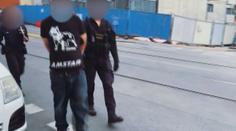Střelba v Praze! Policie hledá ženu, která chtěla zraněnému muži pomoci