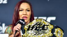 UFC přišla o jednu z tváří! Cyborg se loučí, fanouškům poslala vzkaz