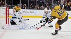 Hertl opět bodoval a pomohl Vegas k výhře. Asistovali i Vrána, Kämpf a Hronek