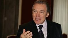 Karel Gott mizí do Německa!