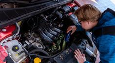 Pouze 64 % kupujících kontroluje ojeté auto před koupí