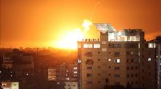 Izrael zahájil odvetné bombardování, napětí na Blízkém východě se dá krájet