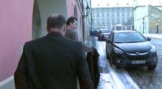 Rozhodne volby ukradený KABÁT? Reportér Hruška našel zloděje v Zemanově štábu
